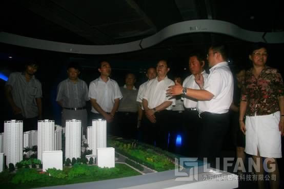 成都市政协主席刘佩智率政府考察团茬临PG娱乐