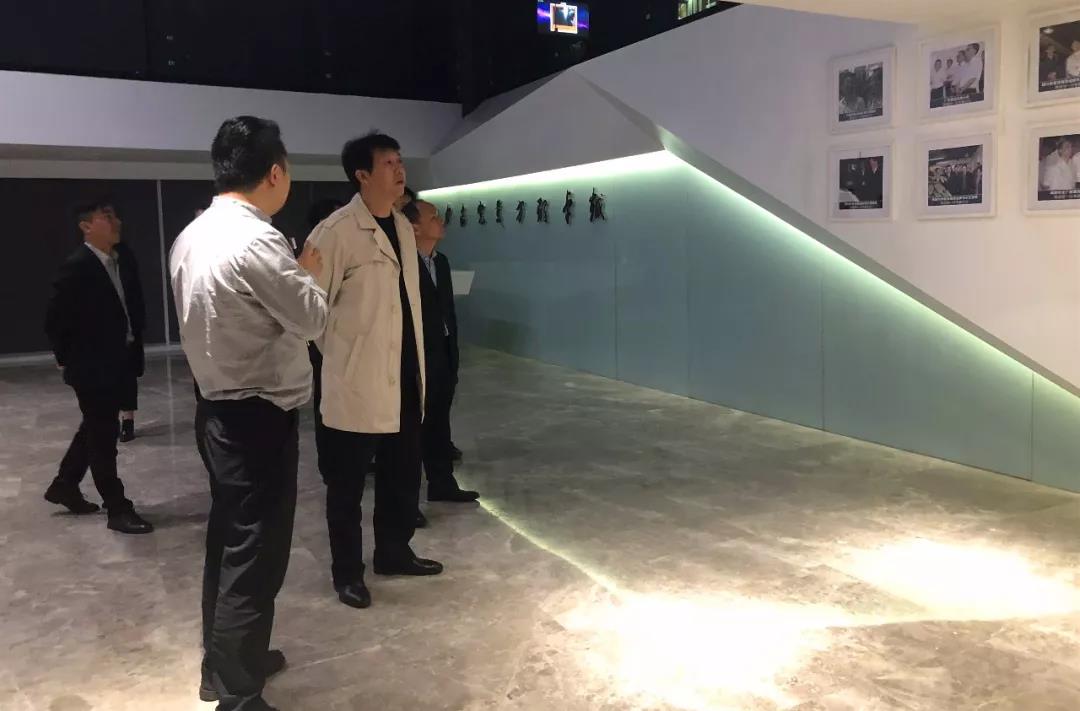 武侯区委常委、常务副区长张亚丹一行莅临PG娱乐国际参观调研