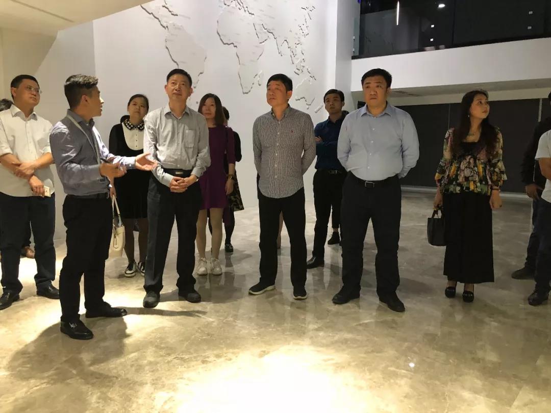 郑州市金水区副区长赵高翔率考察团莅临PG娱乐考察调研