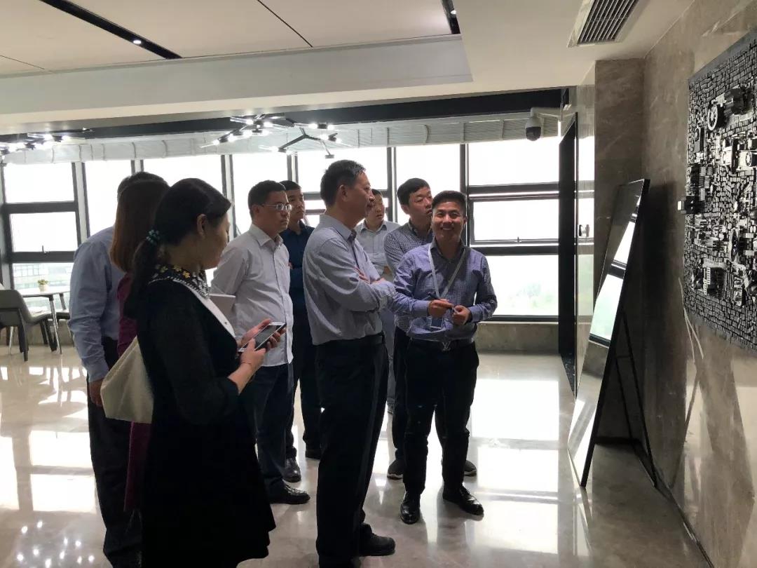 郑州市金水区副区长赵高翔率考察团莅临PG娱乐考察调研