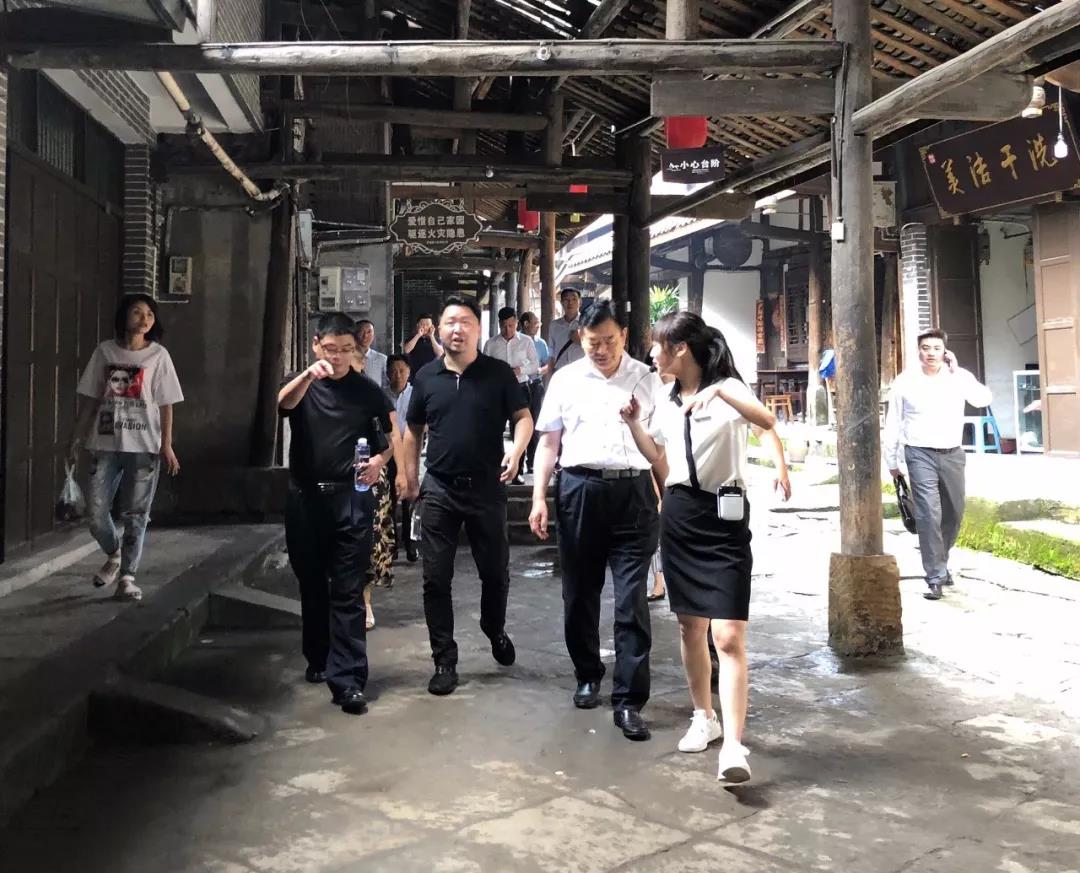 PG娱乐团队一行赴犍为县考察文化旅游产业