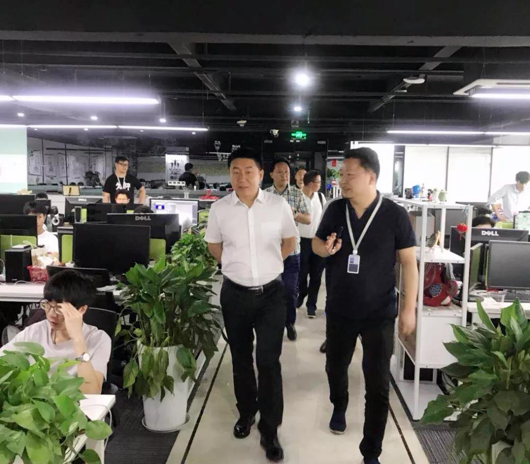 松潘县委副书记、县长李建军一行莅临PG娱乐国际考察交流