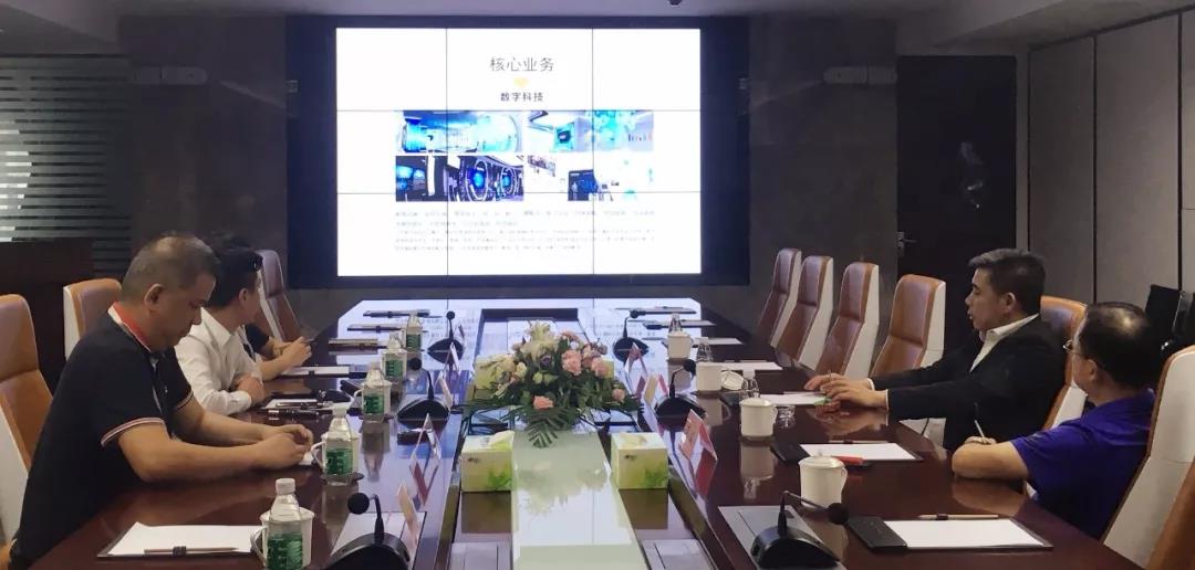 国家文物局博物馆与社会文物司司长罗静一行莅临PG娱乐参观考察