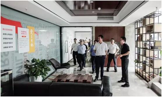 成都市委常委刘守成率团考察PG娱乐并指导工作