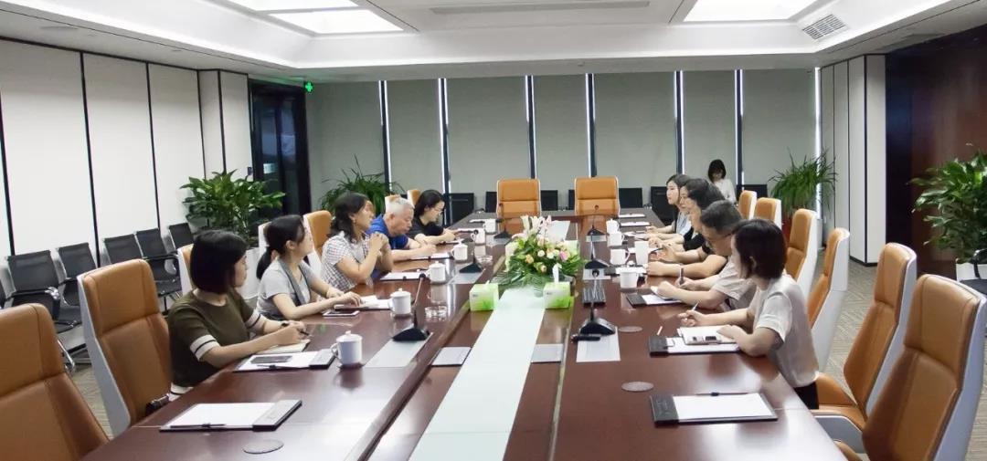 成都市新经济委副主任周洪等一行领导莅临PG娱乐参观考察