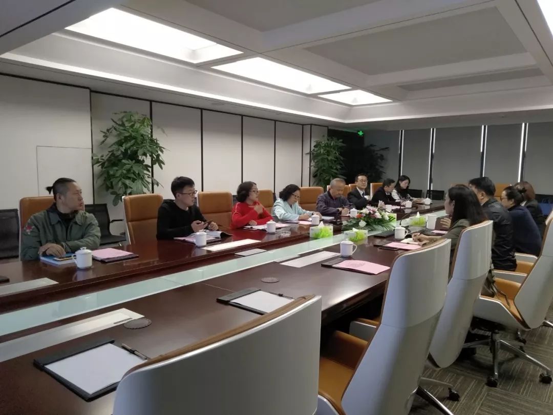 四川大学锦城学院艺术学院党总支书记邓生庆一行8人 莅临PG娱乐参观考察