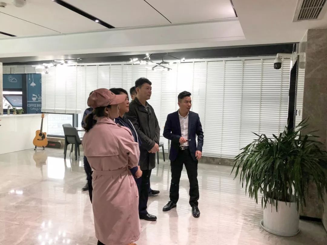 民盟乌鲁木齐市委主委、新市区区长杨春一行走访调研PG娱乐集团