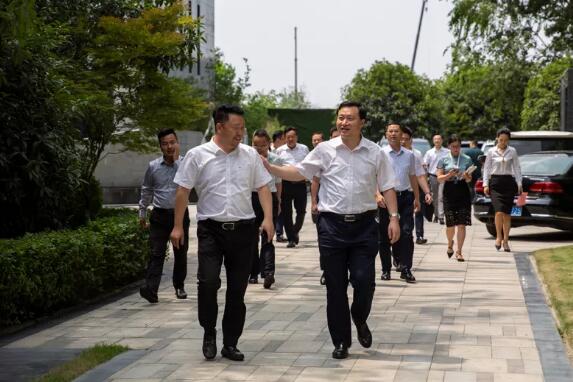 乐山市委副书记、市长张彤率乐山、峨眉山两市政府班子赴PG娱乐集团考察合作