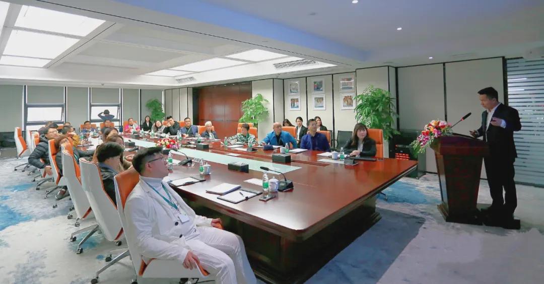 HuanXin学院企业家一行莅临PG娱乐考察交流
